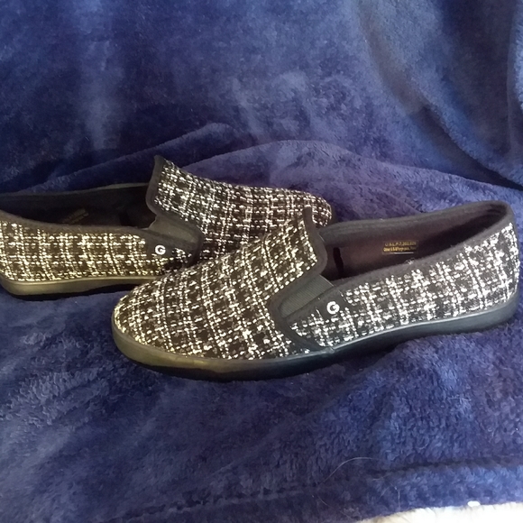 9M Guess Black and white Loafers - Picture 6 of 7